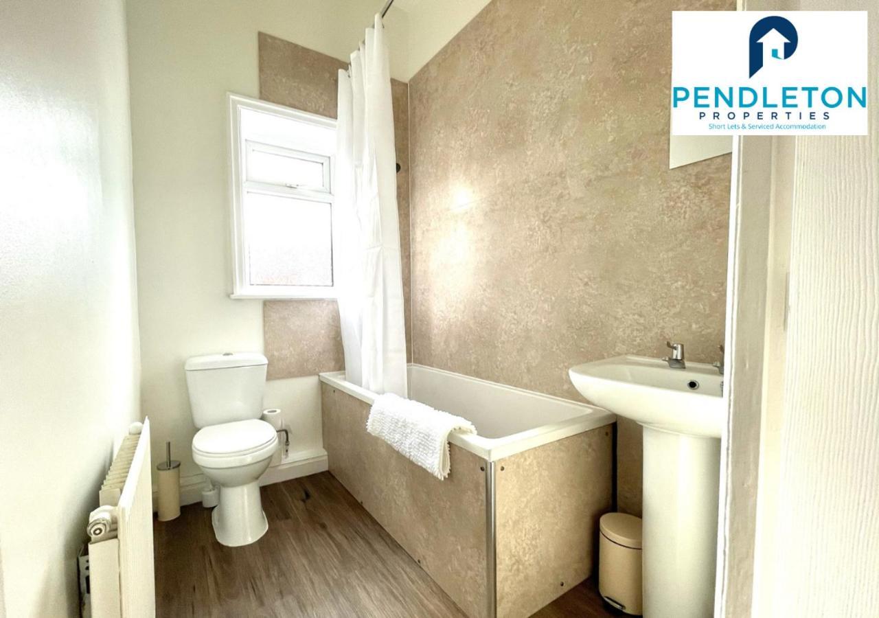Modern 3 Bed House With Free Parking And Wi-Fi Villa Preston  Exterior photo